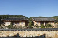 Gurye Unjoru Makdungi Hanok Stay