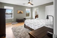 Lakefront Oasis, Dog-Friendly with Boat and Sauna included - 4-Star