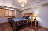 NEW Indian Paintbrush Log Cabin -Sleeps 12+ on scenic horse ranch with views! - Lodges
