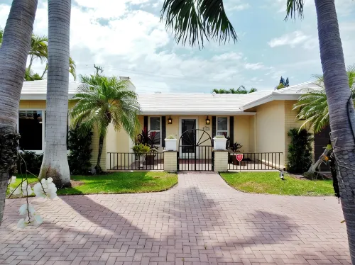 4/3 House with Beautiful Pool/Tropical Paradise/Short Walk to Beach/Restaurants - 프라이빗 풀