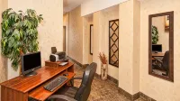 Days Inn by Wyndham Duluth Lakewalk - 2-Star