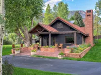 Historic Log Cabin- Downtown Basalt, Aspen Skiing Nearby, Gold Medal Fishing Hotels in Basalt