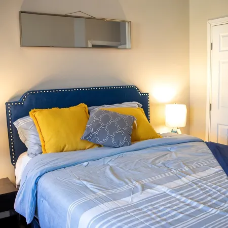 Beautiful 2 Bedroom Apt near PHL Airport/95
