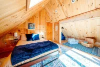 Majestic log home on 20 private acres near ski resort w/pool & hot tub - Pools