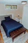 Lakefront; view of ski mountain, firepit, dock, kayaks, laundry, outdoor shower - Wifi