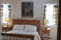 Contemporary Family Lodge, 1/2 mile to Lake! - Alphydda