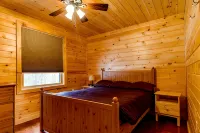 Rustic yet Modern Log Cabin, Cayuga Wine Trail, Dog Friendly, Open Year Round - 3つ星