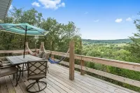 Modern A-FRAME cabin in the Ozark Mountains with amazing views! - Chalets