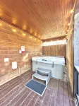 BURNT MALLOW - Couples Cabin - Minutes from Hochatown - Hot Tub - Pet Friendly - 小木屋