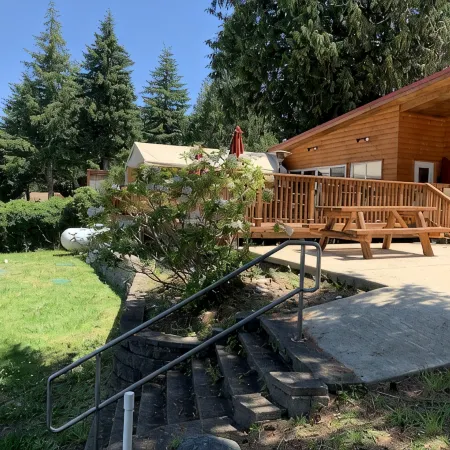 Lake Nahwatzel Resort, Cabin #1, Shared Dock just steps away! Now with WIFI!