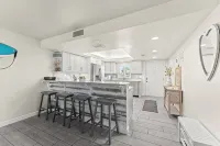 ⛱️ BEACHFRONT CONDO - 4-Sterne