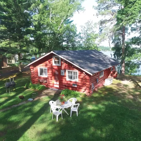 Peaceful Vintage 1920's Lakefront Red Log Cabin