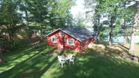 Peaceful Vintage 1920's Lakefront Red Log Cabin - Chalets