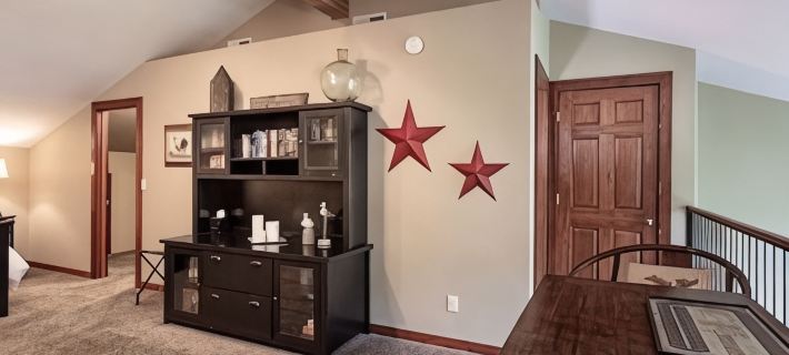 Beautiful Loft Condo in the Heart of Bigfork on the Swan River ビッグフォークのホテル