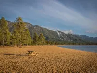 PineCone Lodge - 3 bed/2 bath - South Lake Tahoe (sleeps 6) - Boutique