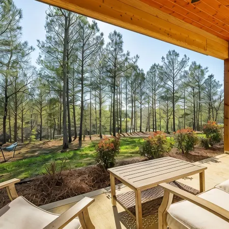 Private Heated Pool, Fishing Pond, Zip Line. Private 10 Acre Getaway!