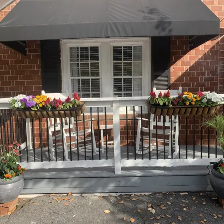 Cozy Cottage on Canton Street just steps away from nightlife, shopping and parks