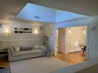 Oak Bluffs Family Retreat - Private Roundabout, Walk to the Beach & Downtown OB. - ブティック
