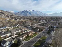 Clean, Quiet 2 Bdrm Near Provo w/ Direct Access to City Park - Wi-Fi