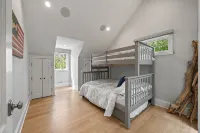 Family Retreat, 3Br Each with Ensuite, Lakeside Community - Wifi