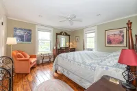 Unit 1: Beautiful townhouse near to Petoskey shopping, restaurants and trails. - Homestays
