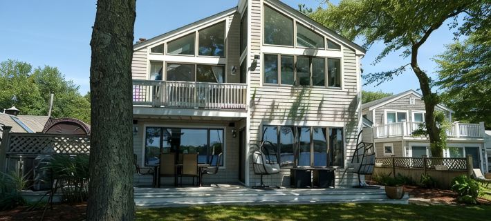 Beautiful lakefront vacation property in Mashpee Hotels in Mashpee
