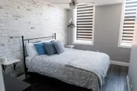 Berklee Suites of Stratford- Private 2 Bedroom Suite - Apartments