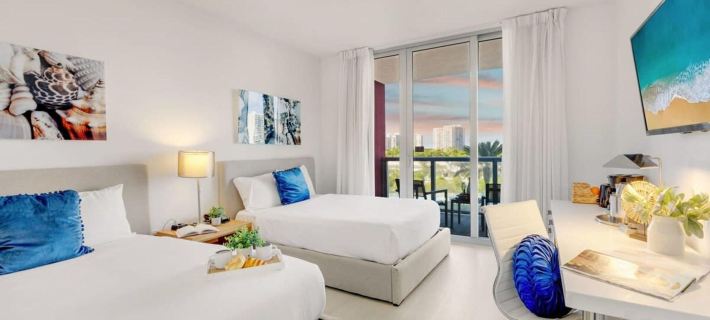 Balcony with View, Pool, Gym, Near Beach Hotels in Hallandale Beach