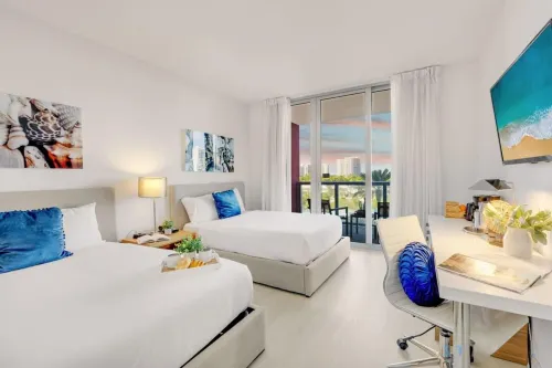 Balcony with View, Pool, Gym, Near Beach - 2-Star
