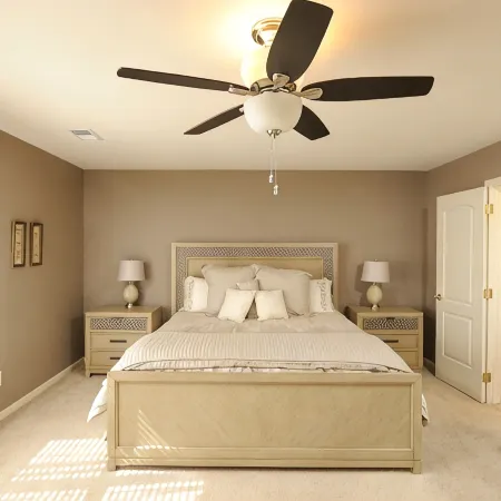 4 bedroom house close to the Horse Park