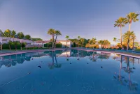 Golden Club Cabanas - Beach