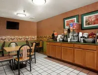Super 8 by Wyndham Peoria East Hôtels à : Fondulac Township