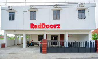 RedDoorz Syariah Near Universitas Jenderal Soedirman 2