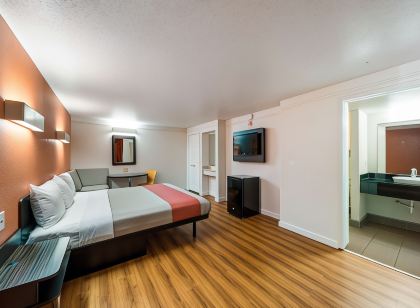 Motel 6 Dallas, TX - Farmers Branch