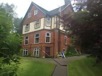 Oakfield Lodge Guest House Stockport Hotel di Marple Bridge
