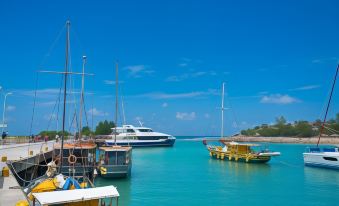 Le Nautique Waterfront Hotel la Digue