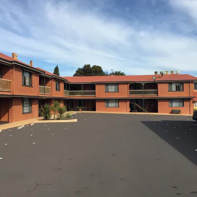 Poet's Recall Motel Hotels in Gundagai