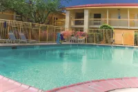La Quinta Inn by Wyndham Tyler - Kolam Renang