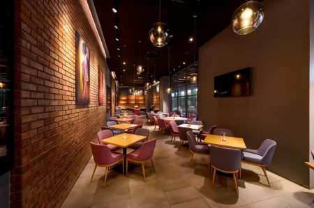 ASIA MELAKA HOTEL managed by The Straits Hotel & Suites Отели рядом с достопримечательностью «Dataran Pahlawan Melake Megamall»