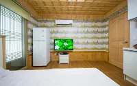 Suncheon Bay Minsok Hanok Pension Hotels in Suncheon-si