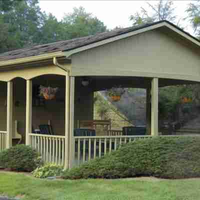 Hillwinds Inn - Blowing Rock Hotel Exterior