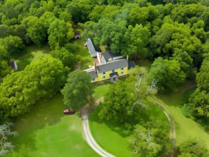 The Sunnyside Sisters Bed and Breakfast