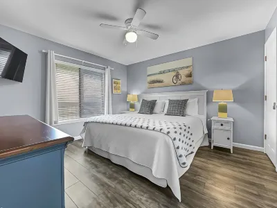 Lorvis Lair 2 Bedroom Condo by RedAwning