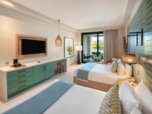 Unique Club at Lopesan Costa Bávaro Resort