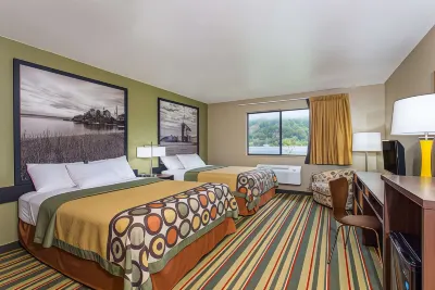 Super 8 by Wyndham Houghton Hotels in Hancock