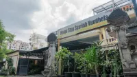 Vandhela Homestay Syariah Mitra RedDoorz Hotel di Kecamatan Jambangan
