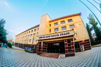 Osh Grand Hotel Chavo Hotel berhampiran DATKA shopping mall