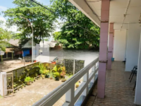 Ken Zong Inn Hotel Hotels in Ciracap