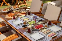 EFLIN HAUS Historical Place & Monument - breakfast