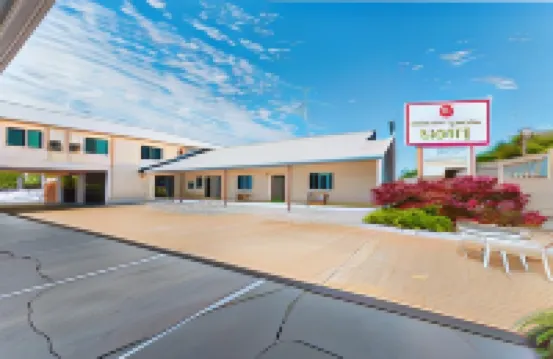 Castle Crest Motel Hotels near The Strand